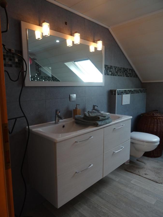 Villa Angela, Appartement 3 Chambres Ovifat Eksteriør billede